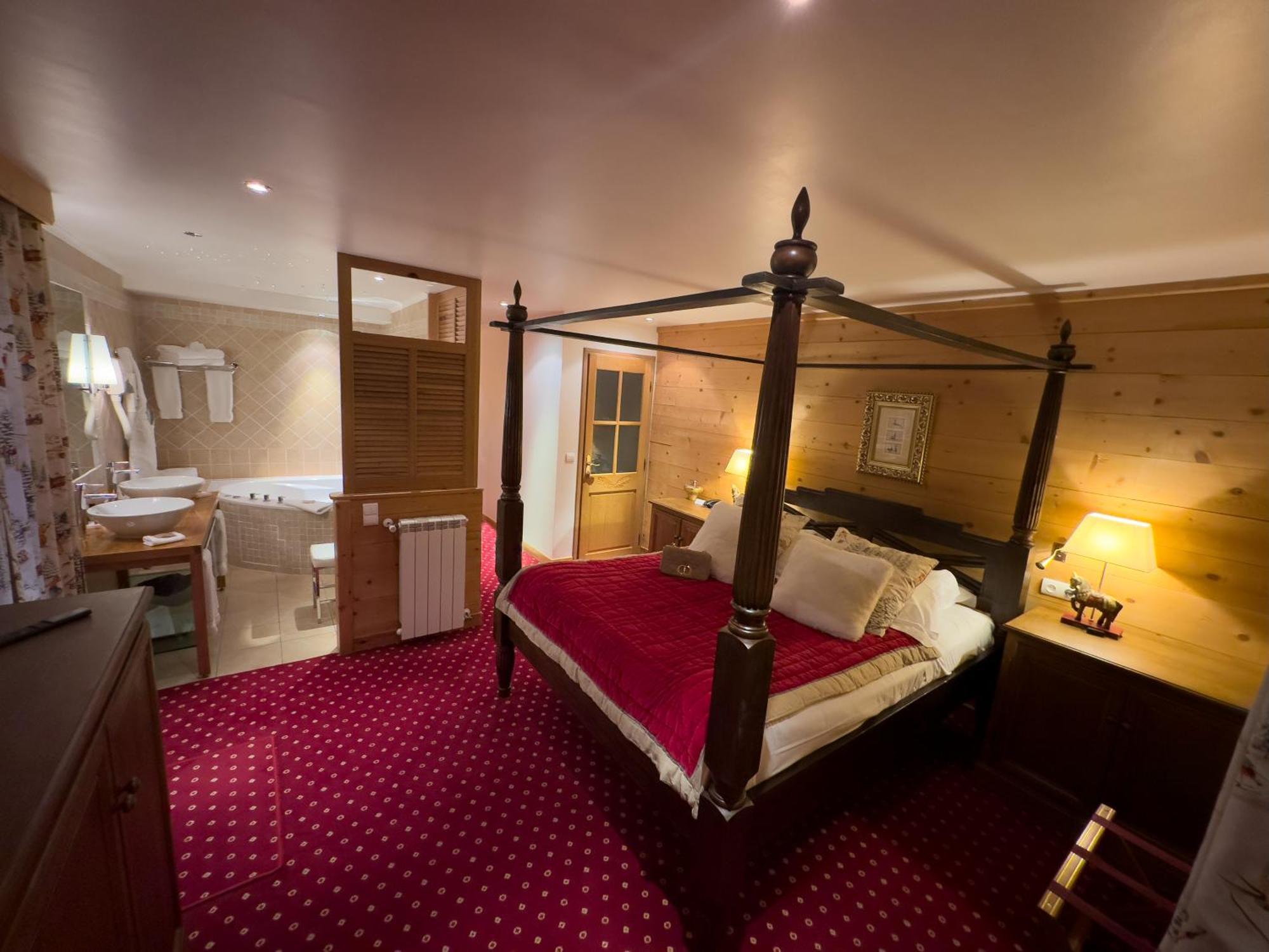 Hotel Le Chalet D'Auron Restaurant Et Spa Екстер'єр фото