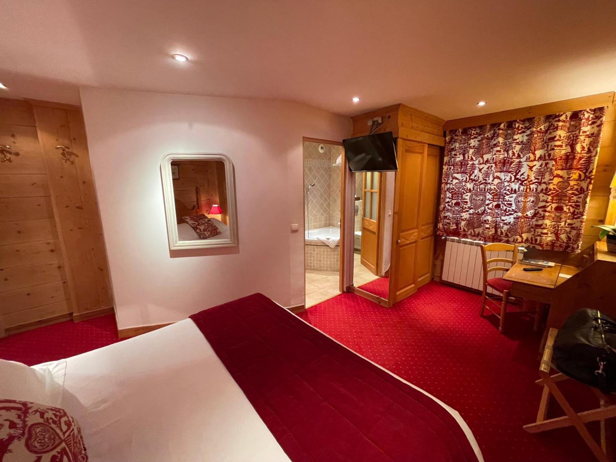 Hotel Le Chalet D'Auron Restaurant Et Spa Екстер'єр фото